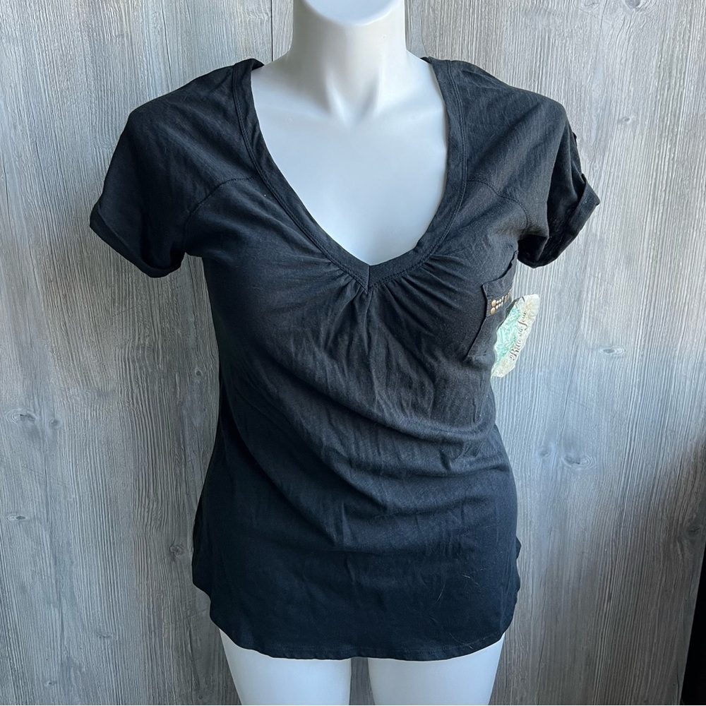 NWT Belle Du Jour ruched vneck one pocket tee size XL